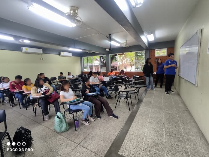 𝐄𝐬𝐭𝐮𝐝𝐢𝐚𝐧𝐭𝐞𝐬 𝐝𝐞 𝐁𝐚𝐜𝐡𝐢𝐥𝐥𝐞𝐫𝐚𝐭𝐨 𝐬𝐞 𝐩𝐫𝐞𝐩𝐚𝐫𝐚𝐧 𝐞𝐧 𝐞𝐥 𝐓𝐞𝐜 𝐒𝐚𝐧 𝐀𝐧𝐝𝐫𝐞́𝐬 𝐓𝐮𝐱𝐭𝐥𝐚 𝐩𝐚𝐫𝐚 𝐬𝐮 𝐢𝐧𝐠𝐫𝐞𝐬𝐨 𝐚 𝐭𝐫𝐚𝐯𝐞́𝐬 𝐝𝐞𝐥 𝐏𝐈𝐅𝐀