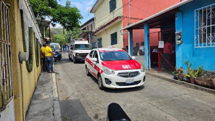 Taxi impacta a menor que salió corriendo, en San Andrés Tuxtla