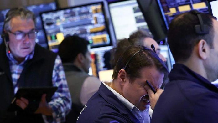 Las principales bolsas, el petróleo y el dólar registran pérdidas tras el anuncio de aranceles