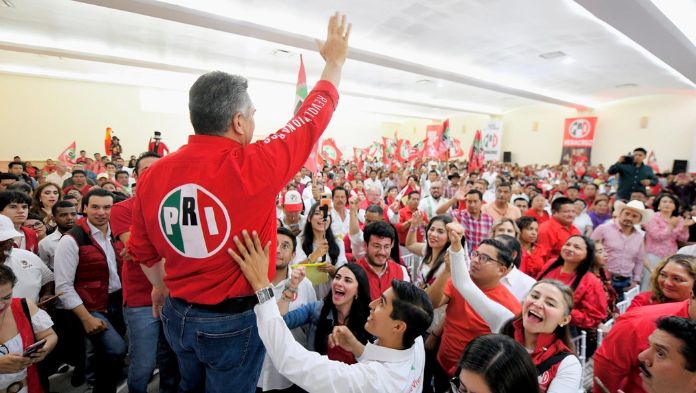 Toman protesta a 212 candidatos del PRI para alcaldías de Veracruz