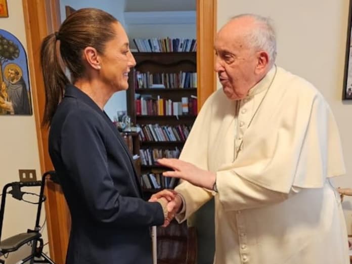 Sheinbaum lamenta la muerte del Papa Francisco