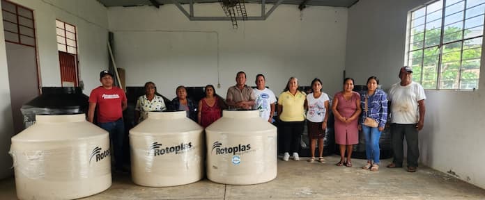 Entregan sistemas de almacenamiento de agua, a familias beneficiadas de Tibernal en Santiago Tuxtla