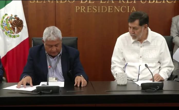 Lo obligan a disculparse con Fernández Noroña en el Senado
