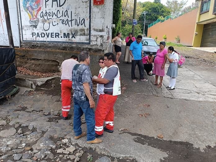 Motociclistas lesionados tras colisión con camioneta en el Boulevard 5 de Febrero