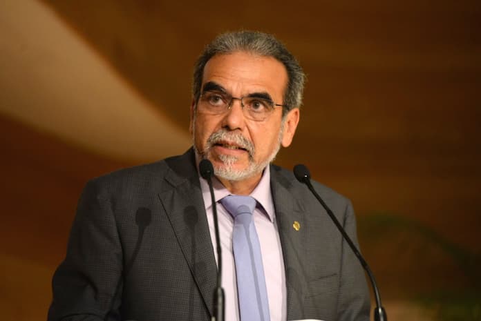 Rector de la UV pide prorrogar su periodo 4 años más