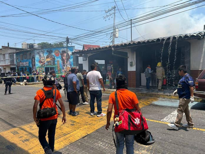 Tres heridos en incendio en una tortillería, en Teocelo