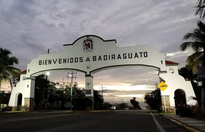 Mu€ren dos n1ñas en fuegø cruzado en Badiraguato