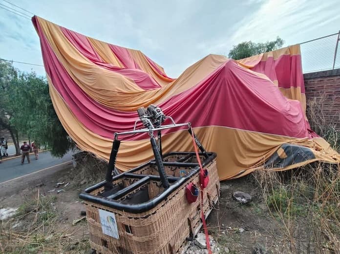 Globo aerostático con tripulantes se desploma hoy en San Martín de las Pirámides, Teotihuacán