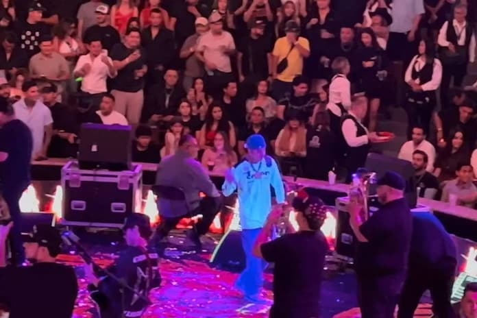 Gobierno de Aguascalientes le apagó sonido a Natanael Cano tras cantar corrido sobre drogas y narcos; así fue el momento