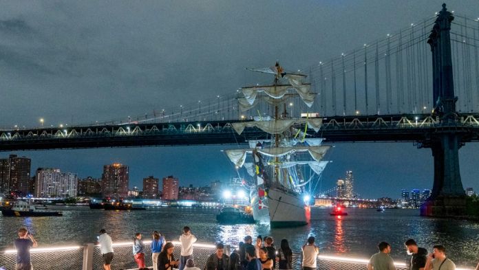 Secretario de Marina de México promete investigación transparente por choque del Buque Cuauhtémoc