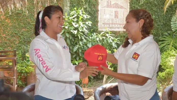 Candidata del PAN en Coatzintla renuncia para apoyar a la del PT Lorena López