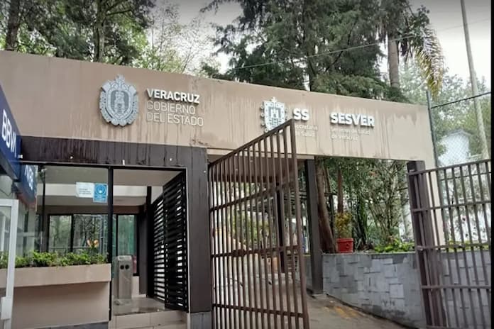 Denuncian despido masivo e injustificado de trabajadores en la Secretaría de Salud