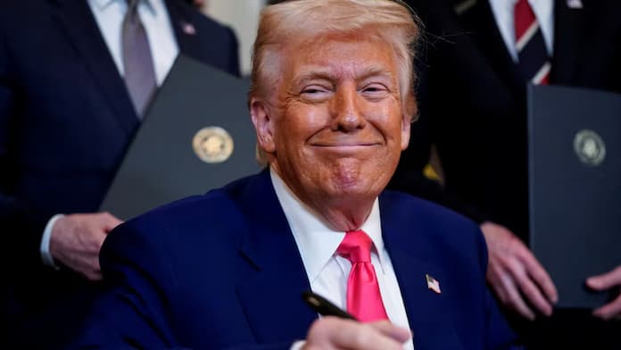 Trump ofrecerá mil dólares a migrantes irregulares que abandonen EU de manera voluntaria