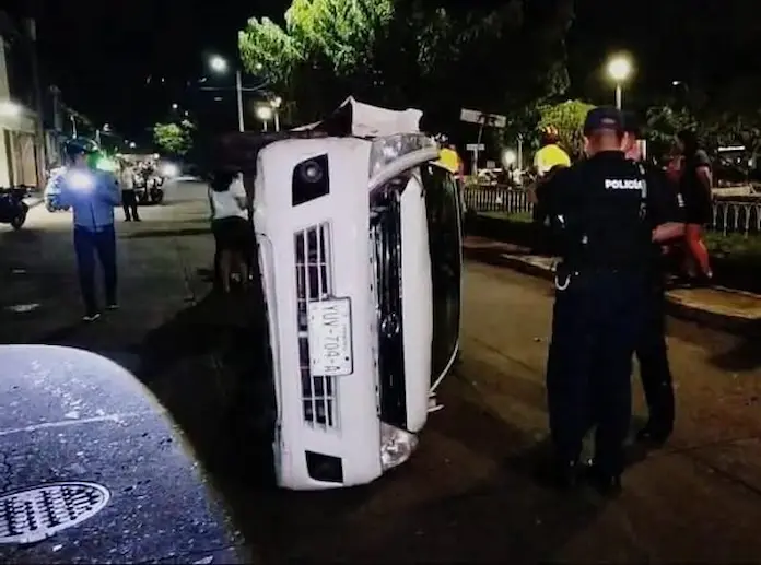Aparatoso accidente en el boulevard 5 de Febrero en San Andrés Tuxtla
