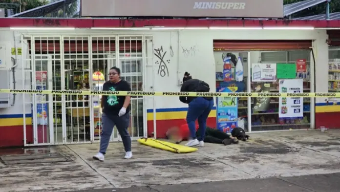 Hombre fallece en la vía pública en San Andrés Tuxtla