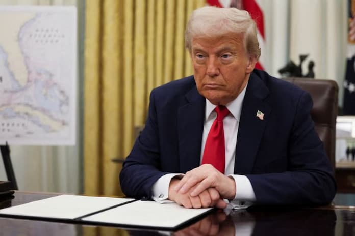 Donald Trump firma decreto para aumentar al 50% aranceles al acero y aluminio sin esperar negociaciones con México