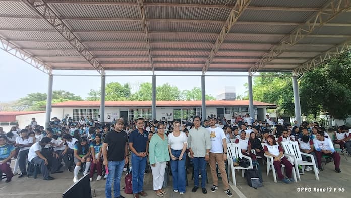 Imparten ponencias en elarco del Día Mundial del Medio Ambiente en el Plantel del COBAEV 70