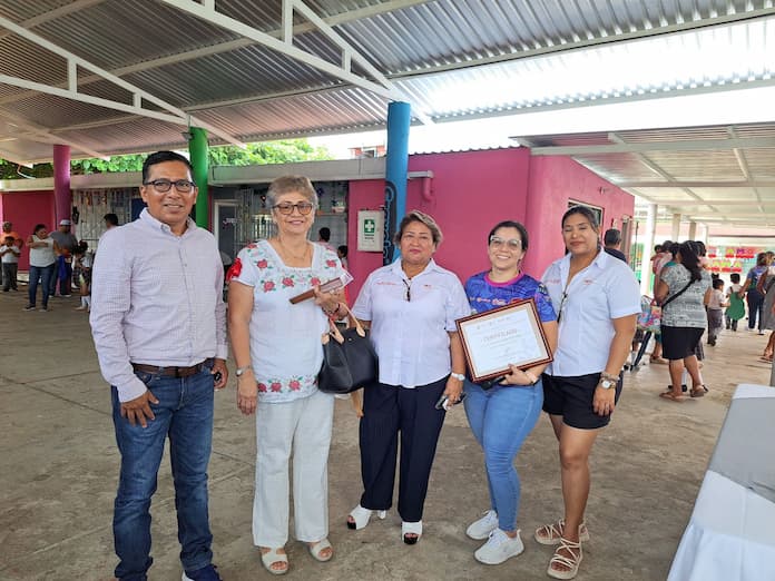 Certifican a Jardín de Niños de Sihuapan como Escuela Promotora de la Salud