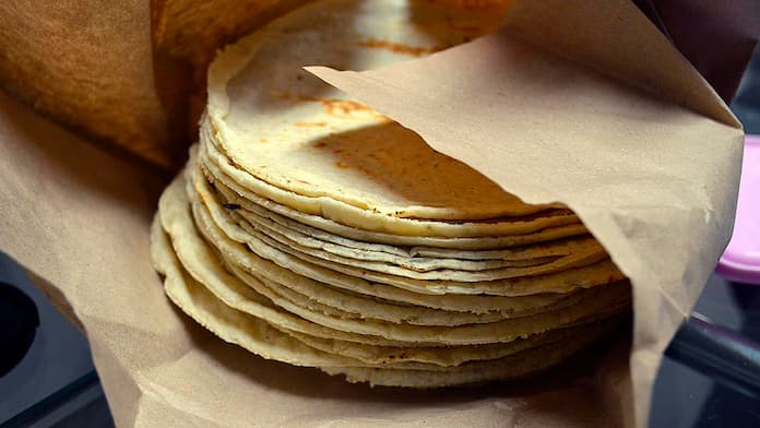Sheinbaum fija el precio de la tortilla; firmará acuerdo voluntario con productores