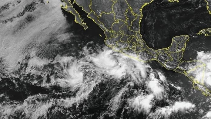 «Bárbara» se convierte en huracán categoría 1; desatará lluvias en Jalisco, Colima y Michoacán