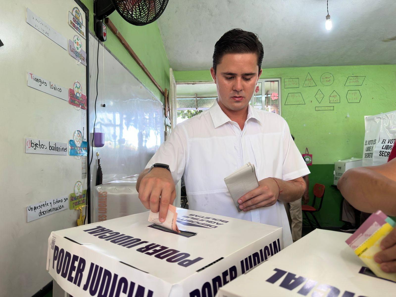 Candidato Rafa Fararoni participa en esta jornada electora