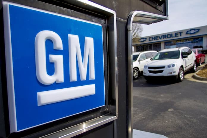 Ebrard asegura que GM mantendrá operaciones en cuatro plantas en México