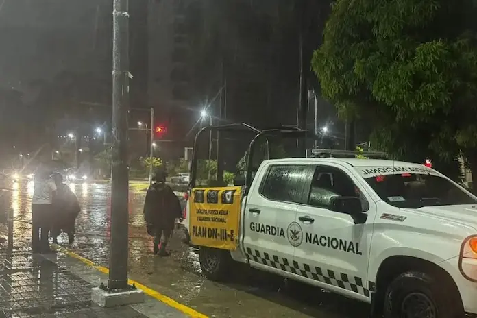 Guerrero en alerta roja por impacto de huracán Erick en las próximas horas