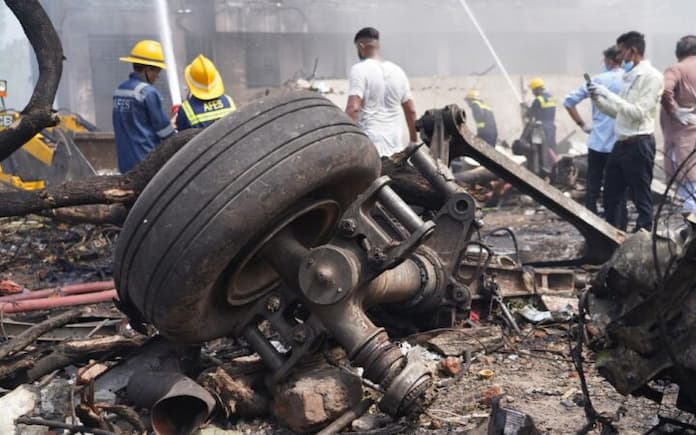 Hallan a un sobreviviente del accidente aéreo de Air India