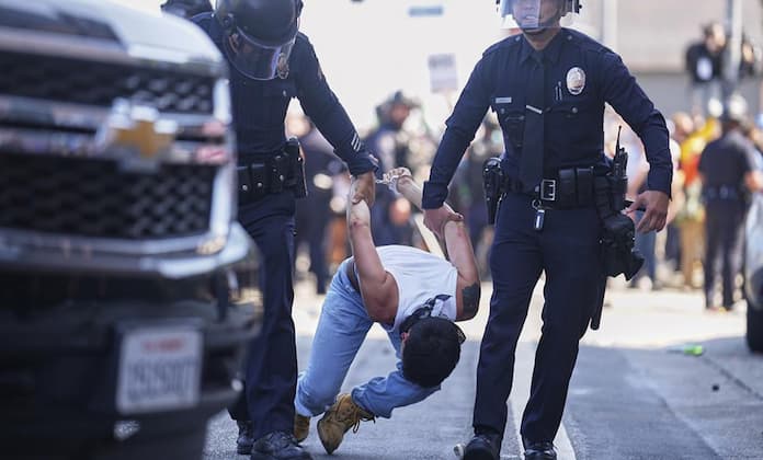 Hay 42 mexicanos detenidos tras redadas en Los Ángeles, California: De la Fuente