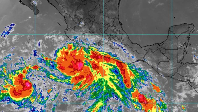 Autoridades revisan avance de “Bárbara” y prevén que crezca a huracán el lunes