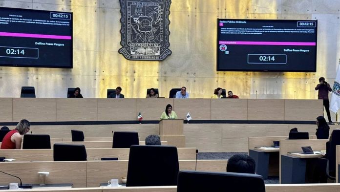 La 4T en Puebla aprueba castigar con cárcel los insultos en redes sociales