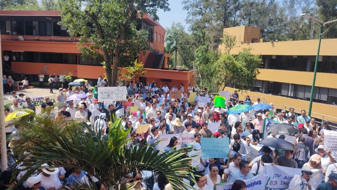 Exrectores de la UV piden apoyo a comunidad universitaria nacional