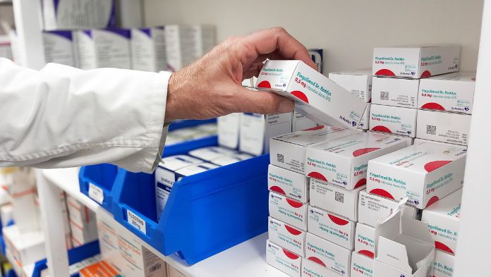 Abasto de medicamentos se normalizará en julio: Sheinbaum