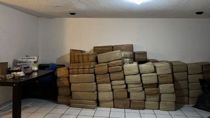 Marina asegura casi tres toneladas de presunta mariguana