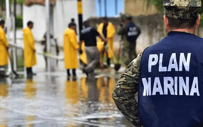 Por posibles afectaciones de huracán Erick en Veracruz, activan Plan Marina