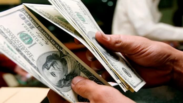 Envío de remesas a México tuvo un retroceso de 2.5% en el primer cuatrimestre: Banxico