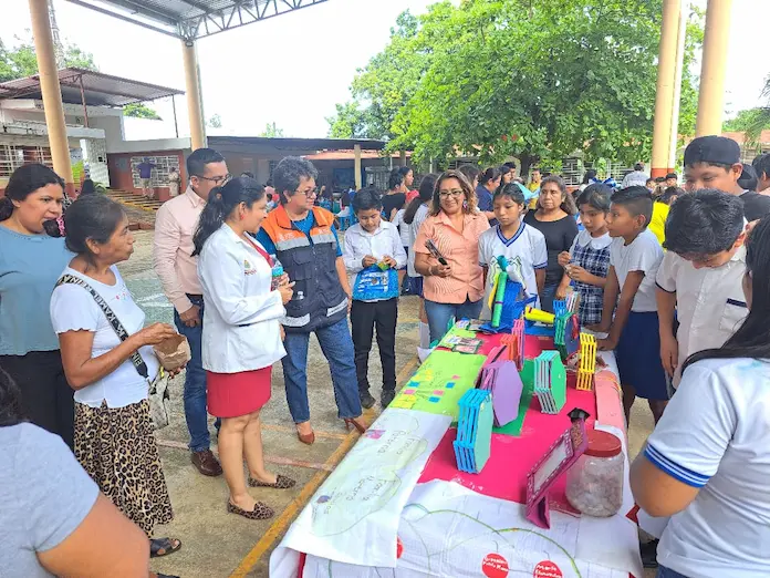 Certifican a la Escuela Primaria Lázaro Cárdenas Turno Vespertino como Escuela Promotora de la Salud