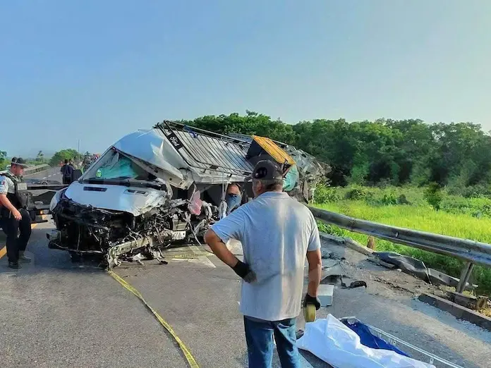 2 muertos y 4 heridos en carreterazo en la vía Tuxpan-Tampico