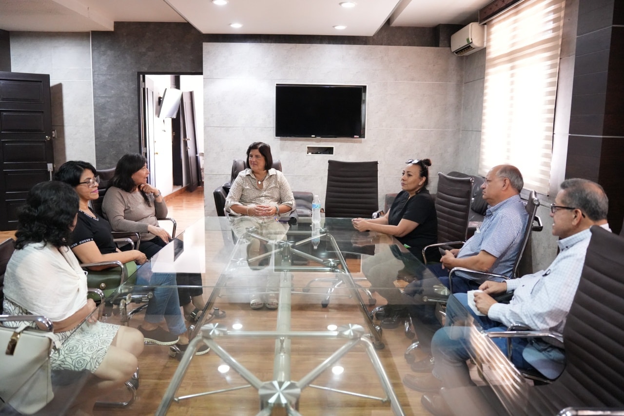 Recibe alcaldesa María Elena Solana Calzada a miembros de la Sociedad Médica de Los Tuxtlas