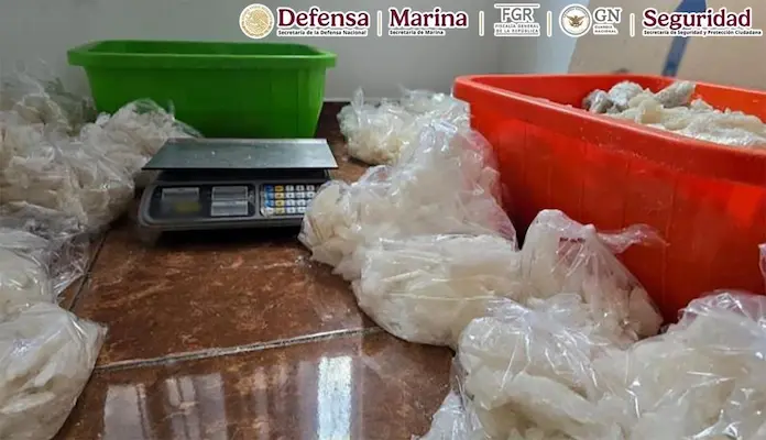 Aseguran metanfetamina y detienen a criminales en Michoacán