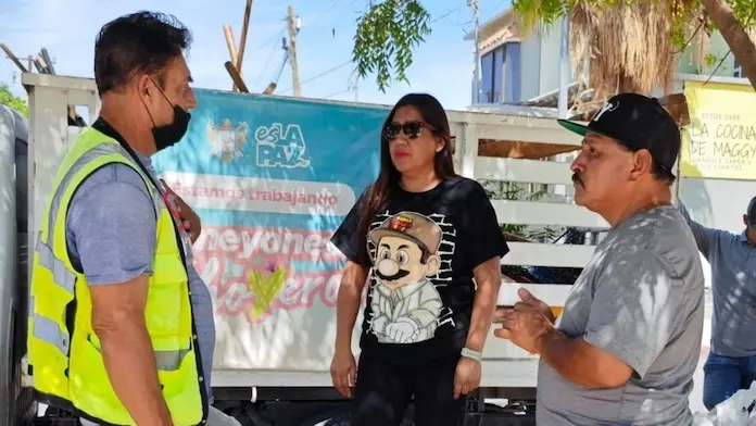 Regidora de La Paz porta camiseta alusiva a «El Chapo» Guzmán durante actividades políticas