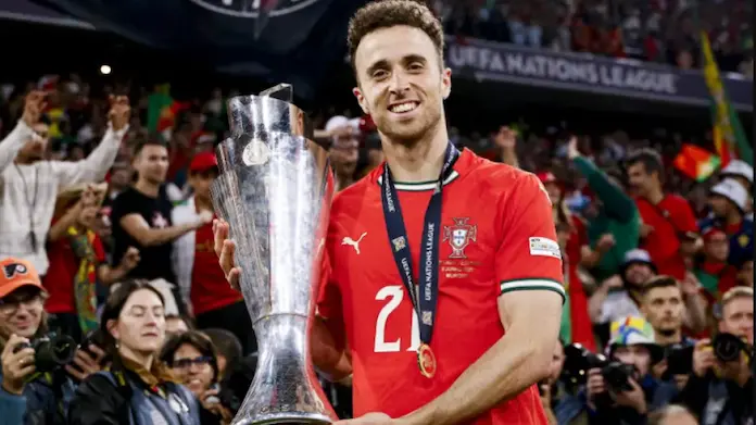 Muere Diogo Jota, jugador del Liverpool, a los 28 años, tras accidente automovilístico en Zamora, España