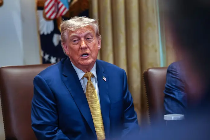 Trump anuncia arancel del 50% al cobre; contempla otro del 200% a farmacéuticos