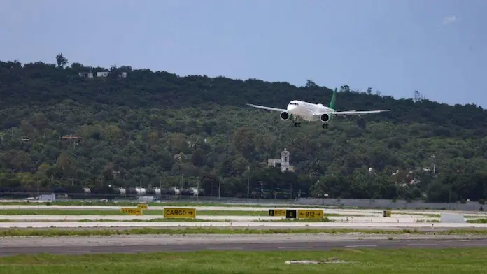 Cancelar Mexicana por ser proyecto fallido: PAN; la aerolínea se fortalecerá: Morena
