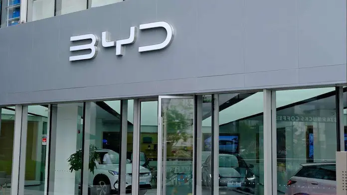 BYD pausa inversión en México por incertidumbre debido a Trump