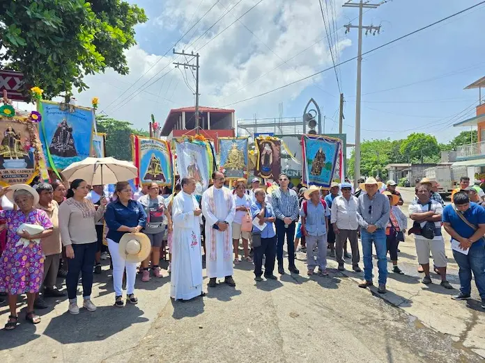Participa alcalde de Catemaco en la recepción a los Peregrinos originarios de la Sierra