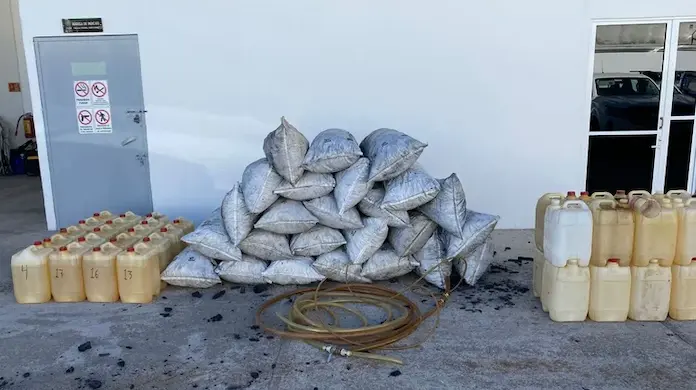 Decomisan 370 litros de hidrocarburo tras cateo en Chiapas