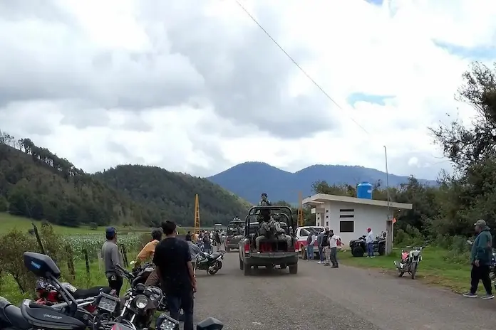 Enfrentamiento deja 2 comuneros muertos en Cherán, Michoacán