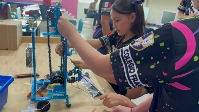 Equipo de robótica de Poza Rica busca apoyo para representar a México en torneo internacional en Hong Kong