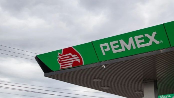 Afirman que PEMEX debe más de 700 millones de dólares a Carlos Slim desde hace casi dos años